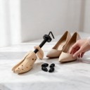 Wooden Shoe Stretchers 2 pcs for a Pair of Footwear Size M EU 39–41 Width and Length Expansion With 4 Cushions For Corns and Bunions 2