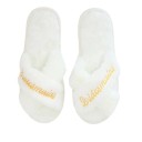 Zapatillas de casa peludas para mujer Bridesmaid 28 cm Zapatillas blancas para damas de honor Despedida de soltera 1