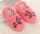 Zapatillas de estar por casa para niños con cebra 4