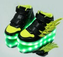 Zapatillas deportivas infantiles con luces y alas 11