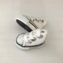 Zapatos con cordones para muñeca Pequeñas zapatillas de tela al estilo de las clásicas zapatillas de lona Dimensiones 3,5 x 2 cm Accesorio 1