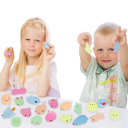 Zestaw 24 sztuk antystresowych świecących squishy z pudełkiem miękkie figury do ściskania wielokolorowe do relaksu i zabawy 2