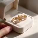 Zestaw kółkowych kolczyków 3 pary 1,3 1,5 i 1,8 cm Huggie kółka z podwójnym rzędem cyrkonii Na płatek ucha i piercing chrząstki 4