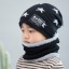 Zimowy dziecięcy zestaw czapek z daszkiem i apaszek D12 4