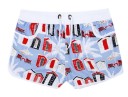 Zomershorts voor koppels met palmbomen en huizen 2