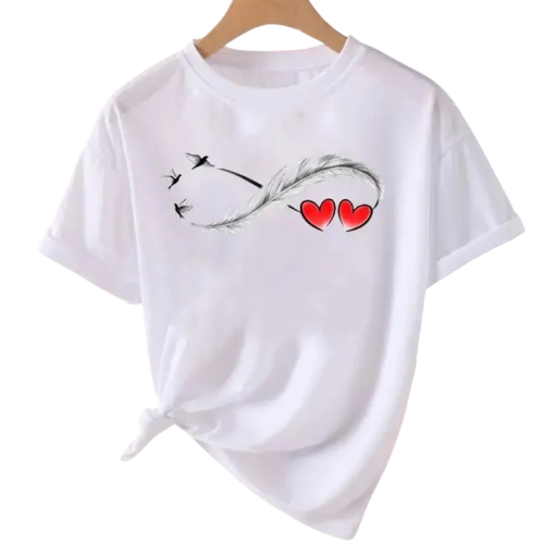 Vit kortärmad dam-T-shirt Modernt tryck med fjäder och hjärta Sommartopp i avslappnad stil Mjukt material Bekväm lös passform