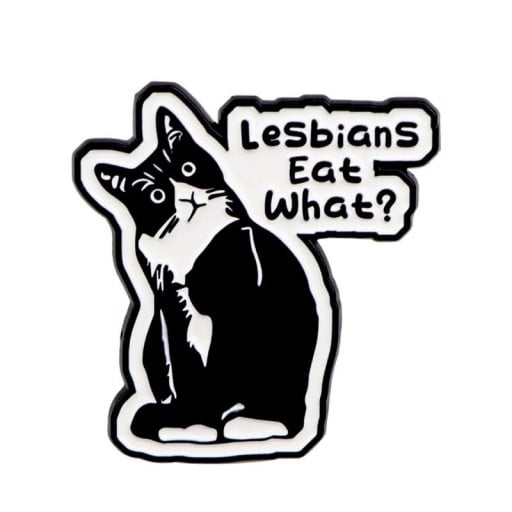 Brosh svartvit katt med text ca 3,3 x 3,1 cm dekorativ nål med inskrift och enkelt motiv för ryggsäck kläder accessoar