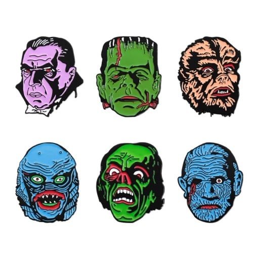Sats med 6 st metallbroscher med skräckkaraktärer monster ca 3,8 x 3 cm pin-badges flerfärgade skrämmande motiv kläddetalj
