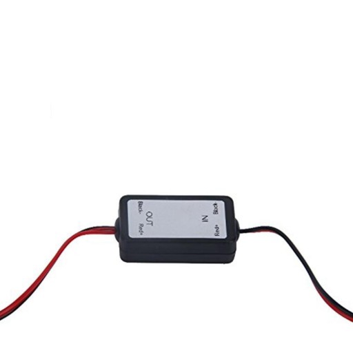 12 V:n auton jännitteenvakaaja