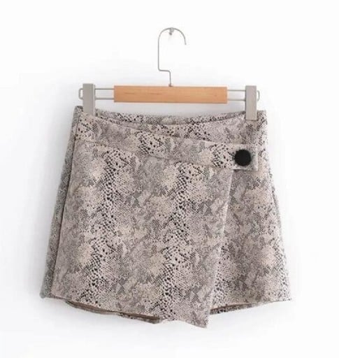 Damshorts med ormmönster A709