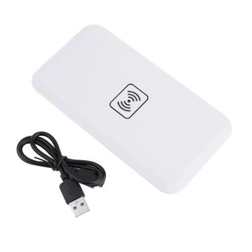 Trådlös laddningsplatta för telefoner med trådlös laddning Tunn platt design Utgång 5 V 1 A Ingång Micro USB Kabel i förpackningen