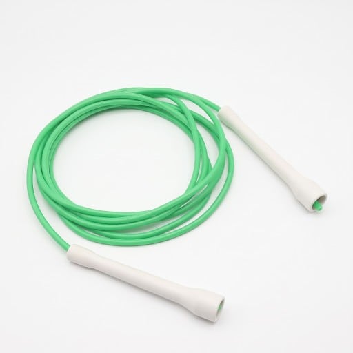 Švihadlo NEVERTOOLATE s PVC lanem 5,3 mm Délka 3,2 m Rukojeti 13,1 cm Nastavitelná délka Na speed skipping a box