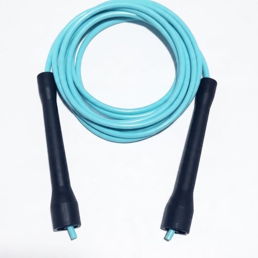 Cordino per salto veloce in PVC 5 mm Lunghezza 3,2 m Peso 115 g Durezza 80A Lunghezza regolabile Per doppi salti e fitness