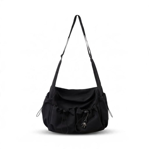 Nylon crossbody taske 36 x 27 x 18 cm Stor messenger taske med snore og vedhæng Sort Unisex