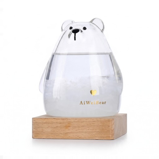 Bouřkové sklo Storm Glass ve tvaru ledního medvěda 8 x 12 cm Skleněný barometr s krystaly na dřevěném podstavci Dekorace