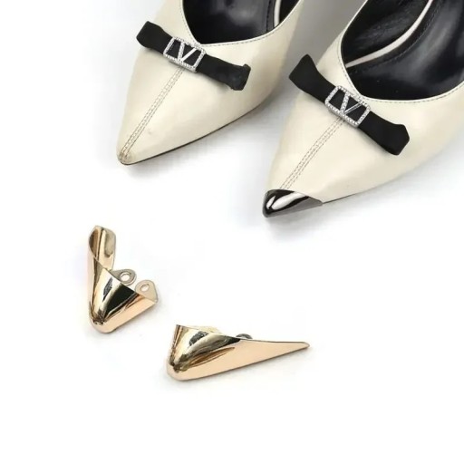 2 ks kovové špičky na lodičky ostrý hrot ochranné kryty špičky bot kovový doplněk pro ochranu a úpravu obuvi