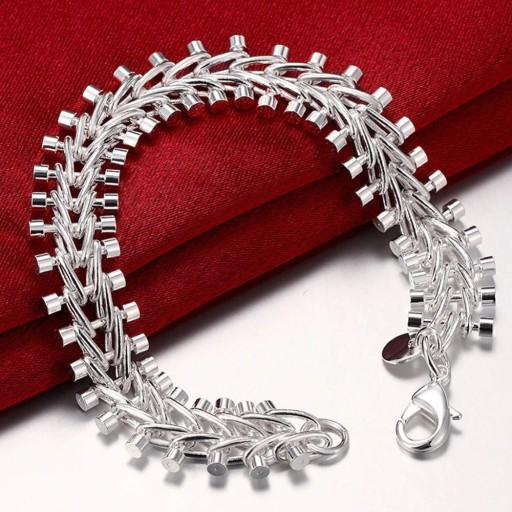 Kvinnors massivt armband P147