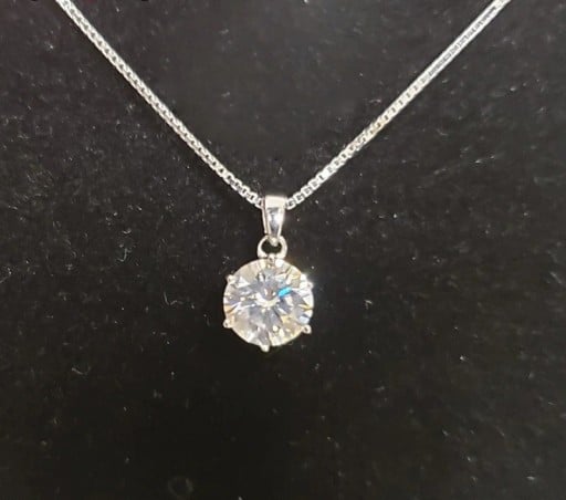 Damhalsband med runt hänge D505
