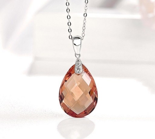 Damhalsband med hänge D564