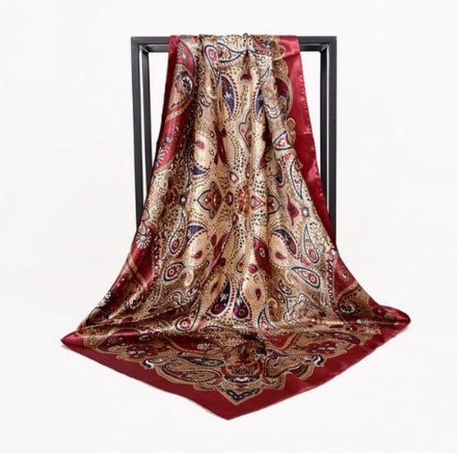 Damscarf med mönster J554