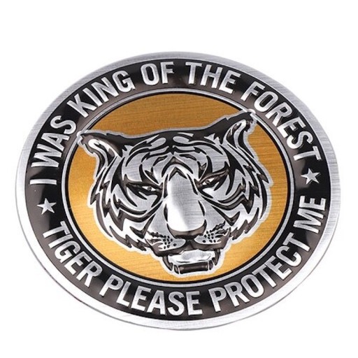 3D klistermärke för bil med tigermask Rundt emblem av aluminiumlegering med texten Silvertigern på orange bakgrund Mått 7,5 x 7,5 cm