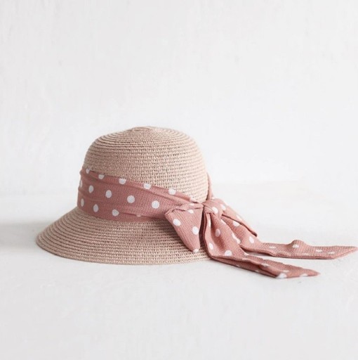 Barnhatt med rosett