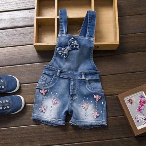 Jeansshorts för flickor med haklappar J610