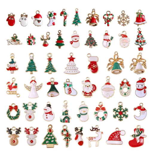 50 pcs Décorations de Noël en alliage métallique Designs aléatoires Pendentifs argentés et dorés Décorations pour sapin Création de Noël manuelle