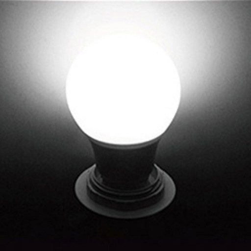 LED-lampa E27 3W-15W