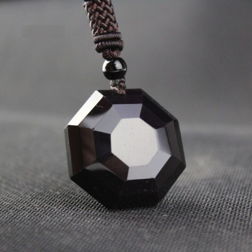 Halsband med hänge D785