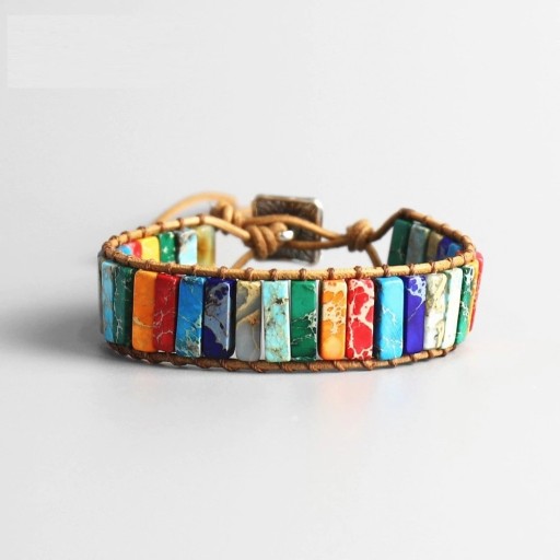 Armband med stenar