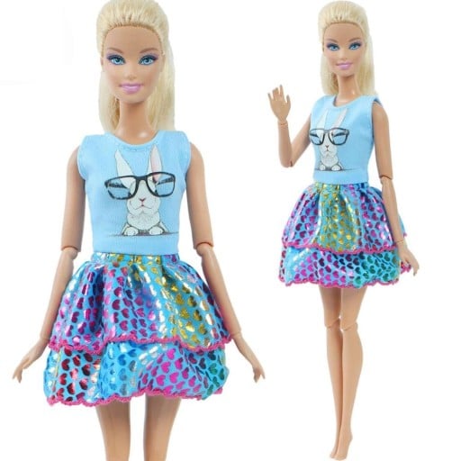 Klänningar och kläder för Barbie