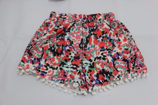 Färgglada sommarshorts för kvinnor