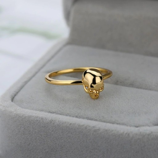 Anello con teschio