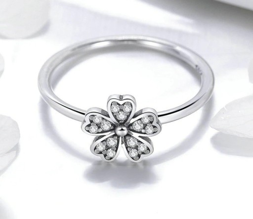 Anello da donna con fiore D1623