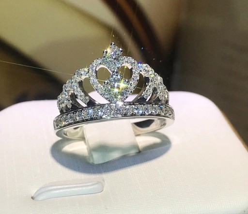 Anello da donna corona