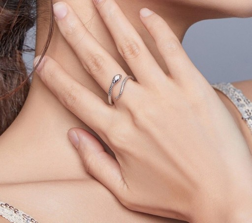 Anello da donna serpente