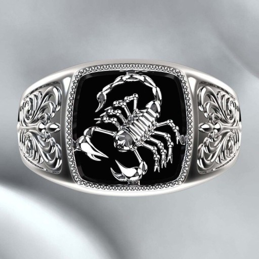 Anello da uomo con scorpione