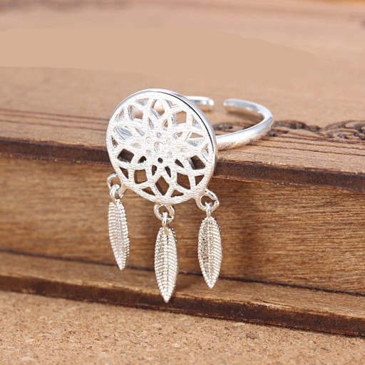 Anillo de mujer con atrapasueños