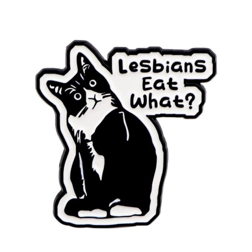 Anstecker schwarz-weiße Katze mit Text ca. 3,3 x 3,1 cm dekorativer Pin mit Aufschrift und einfachem Motiv für Rucksack Kleidung Zubehör