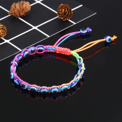 Armband van touw met kralen