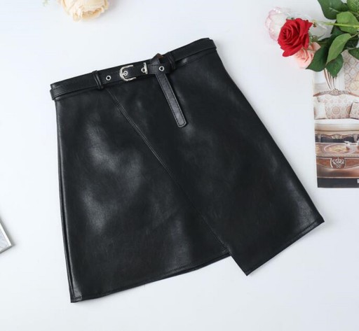 Asymmetrischer Lederrock für Damen