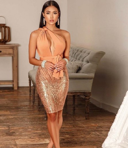 Asymmetrisches Kleid mit Pailletten