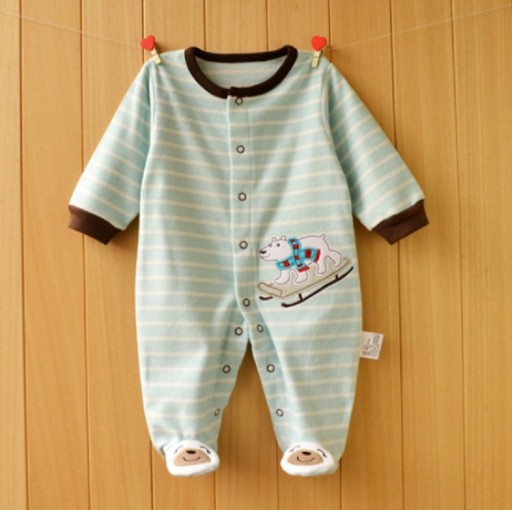 Babyoverall mit Eisbären-Print J689