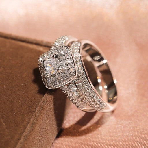 Bague femme avec zircon D877