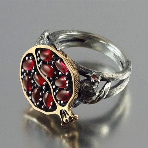 Bague pour femme avec grenade