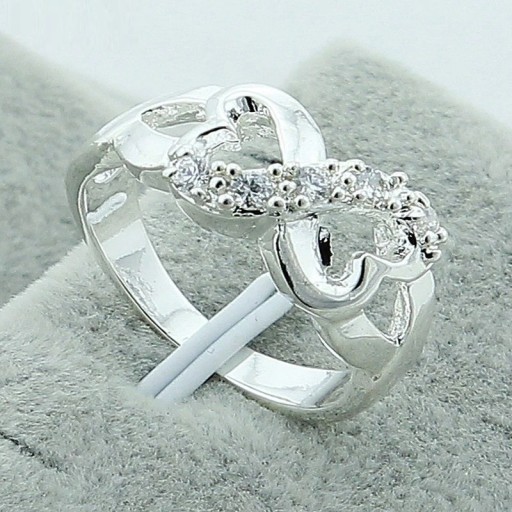 Bague pour femme avec l'infini D1560