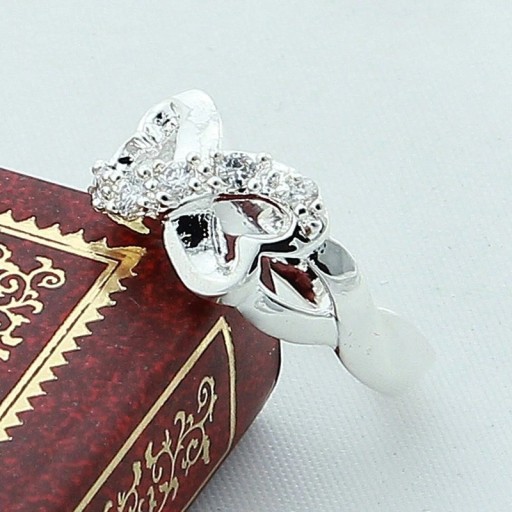 Bague pour femme avec l'infini D1560