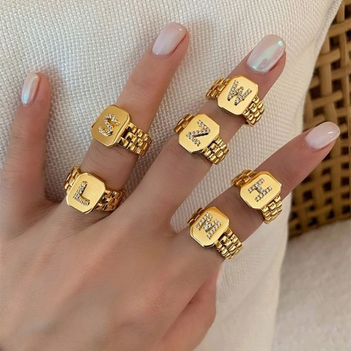 Bague pour femme avec lettre de l'alphabet