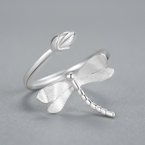 Bague pour femme avec libellule D1852